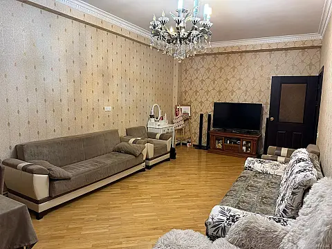 Kirayə verilir 3 otaqlı mənzil 109 m²