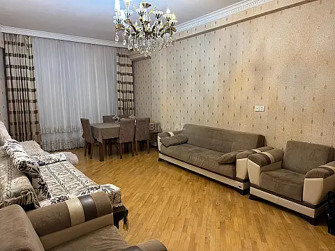 Kirayə verilir 3 otaqlı mənzil 109 m²