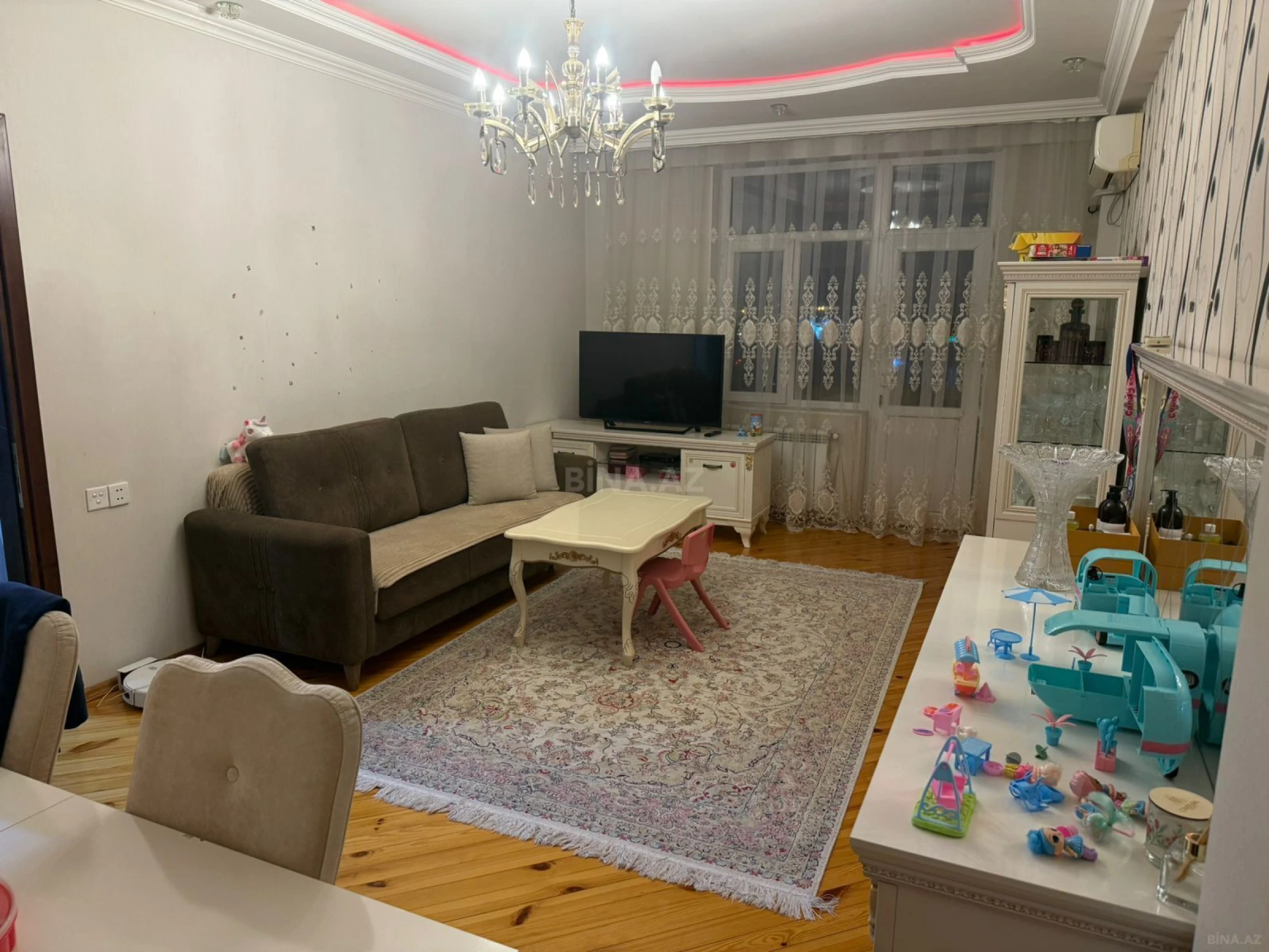 Satılır 2 otaqlı mənzil 84 m²