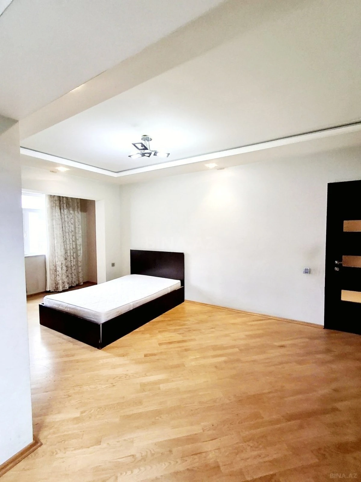 Satılır 1 otaqlı mənzil 50 m²