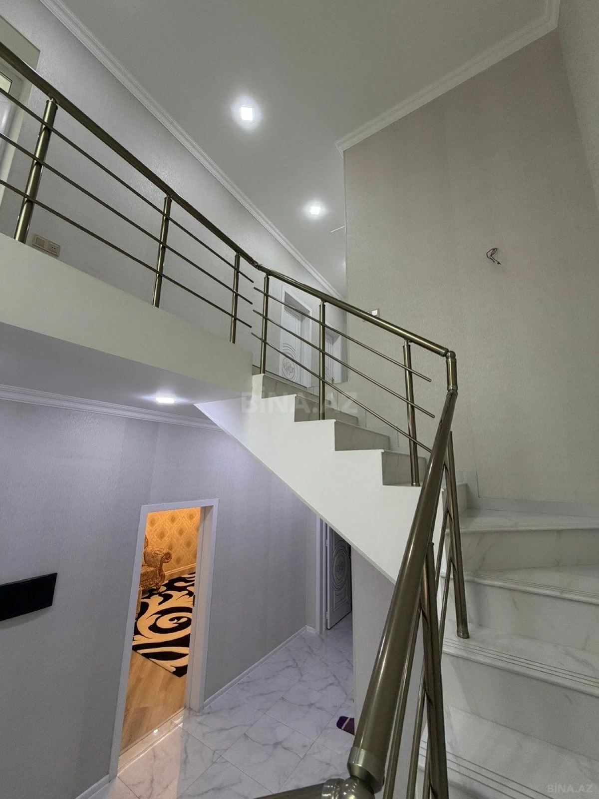 Satılır 4 otaqlı həyət evi 172 m²