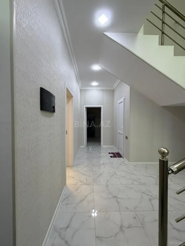 Satılır 4 otaqlı həyət evi 172 m²