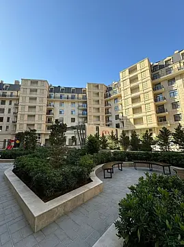 Satılır 5 otaqlı mənzil 197 m²