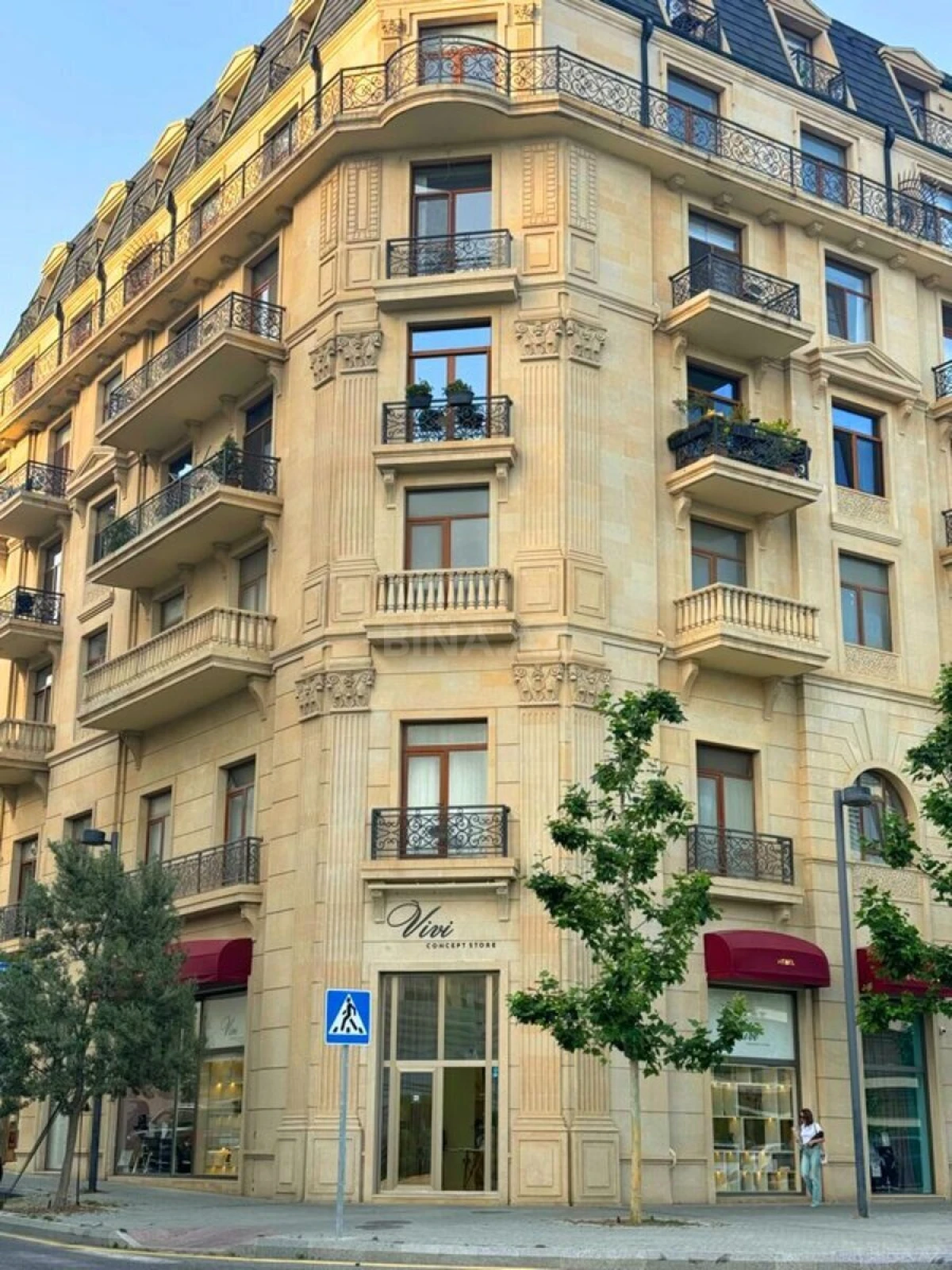 Satılır 5 otaqlı mənzil 197 m²