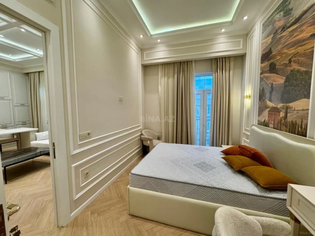 Satılır 2 otaqlı mənzil 91 m²