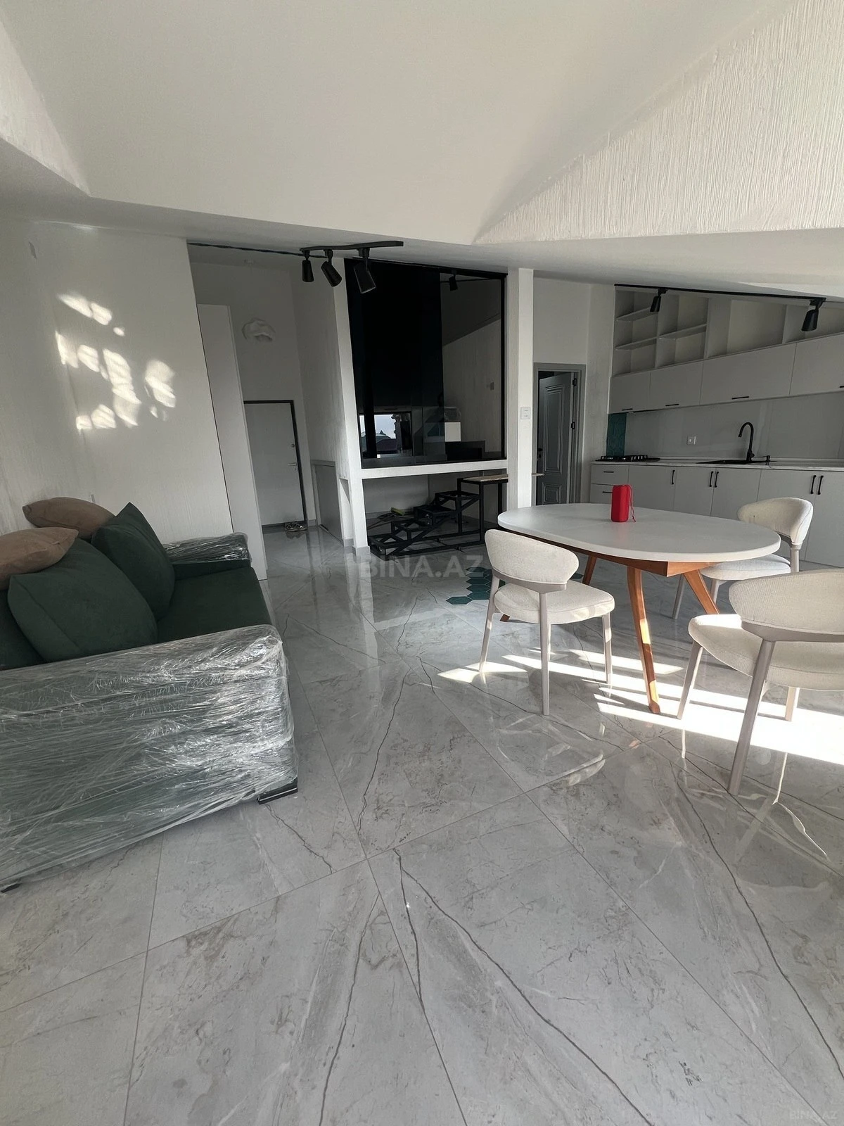 Satılır 2 otaqlı mənzil 53 m²