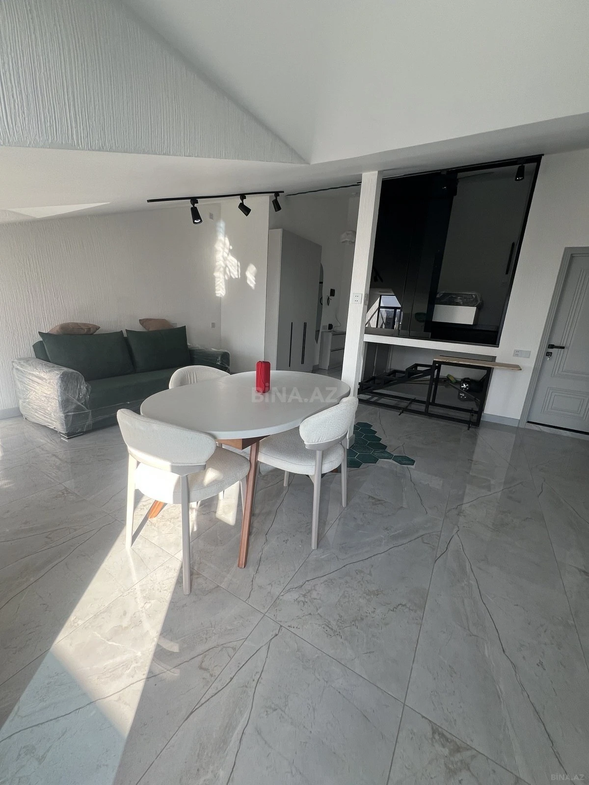 Satılır 2 otaqlı mənzil 53 m²