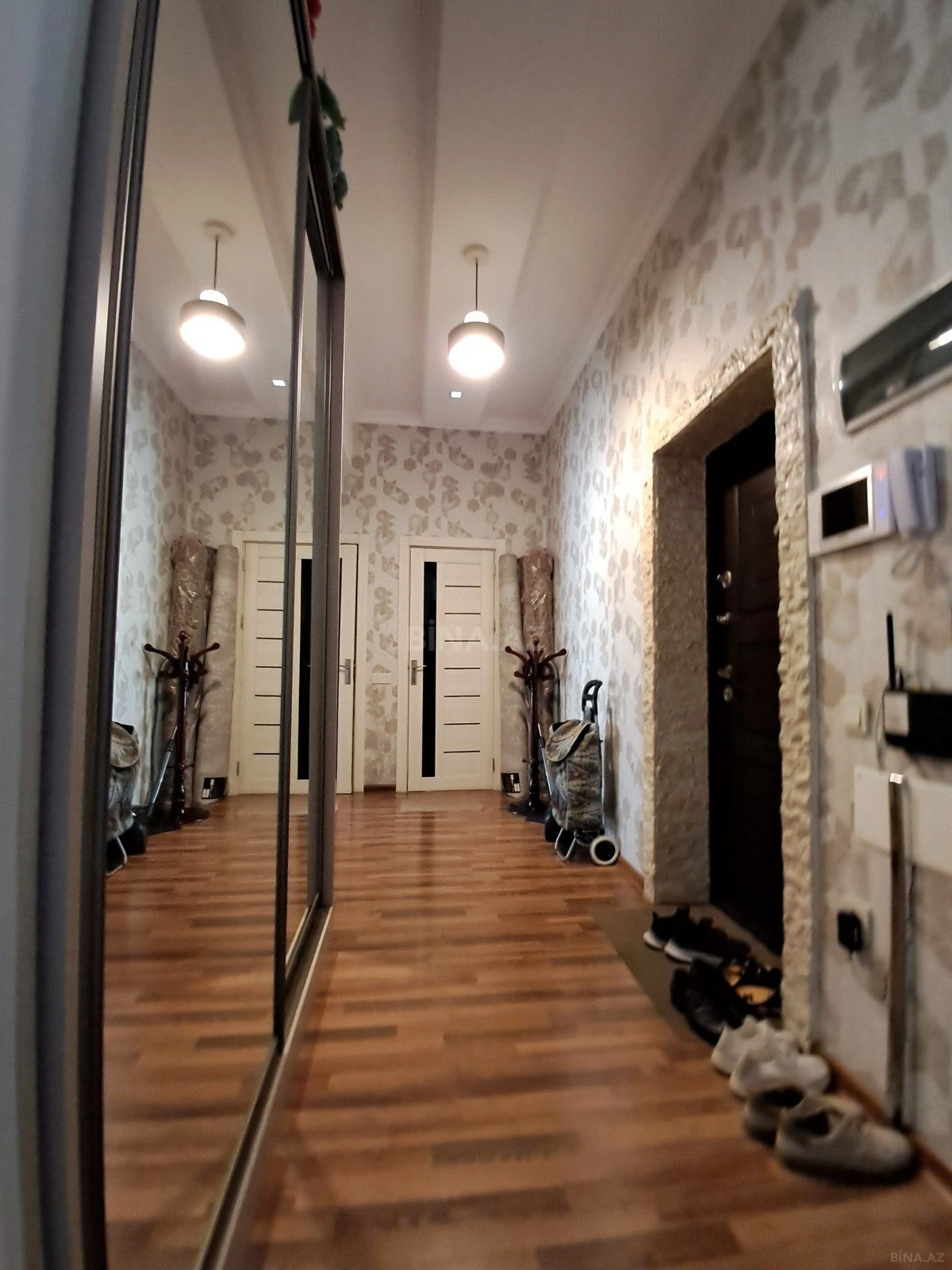 Satılır 3 otaqlı mənzil 91 m²