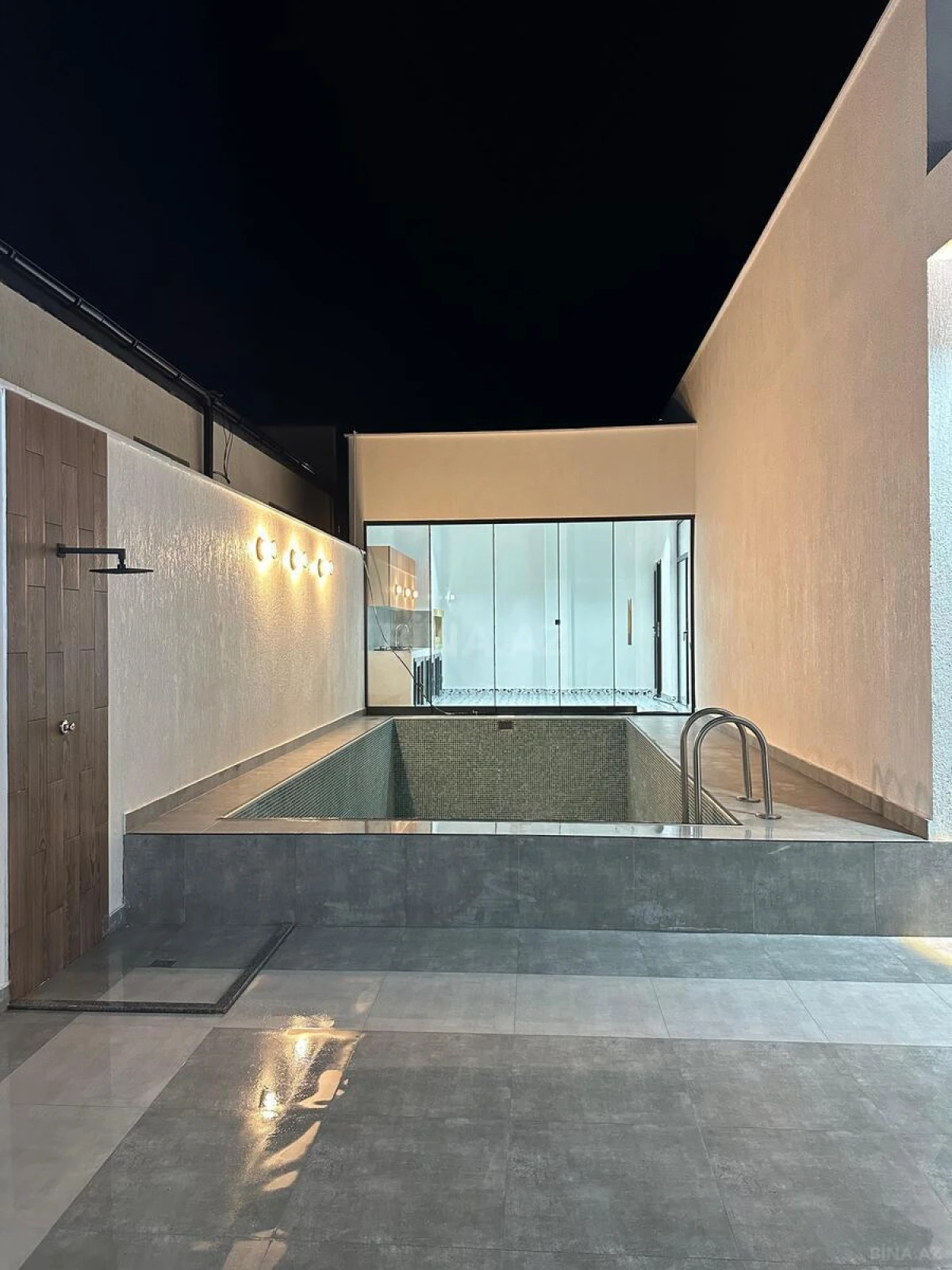 Satılır 4 otaqlı həyət evi 160 m²