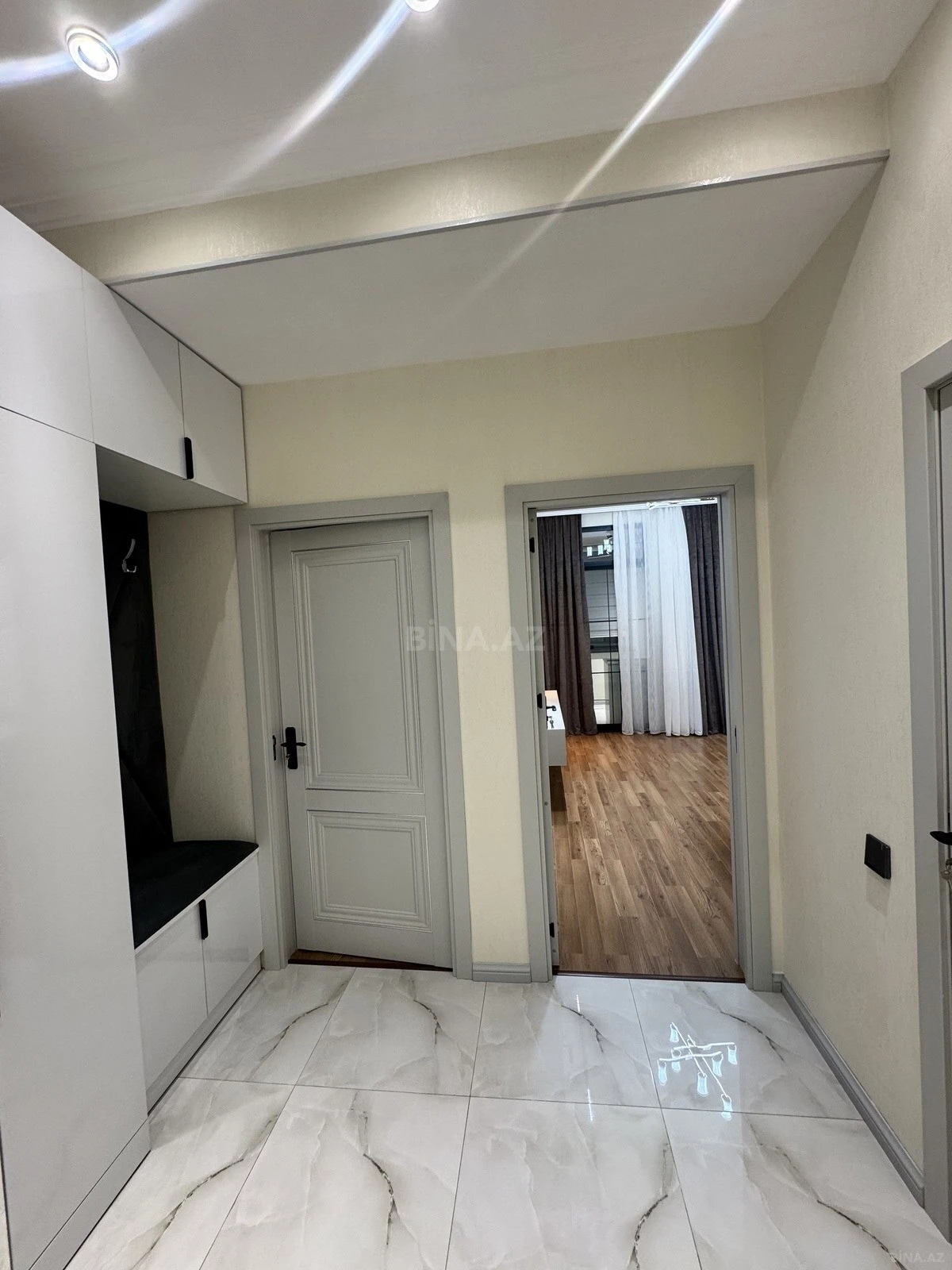 Satılır 2 otaqlı mənzil 60 m²
