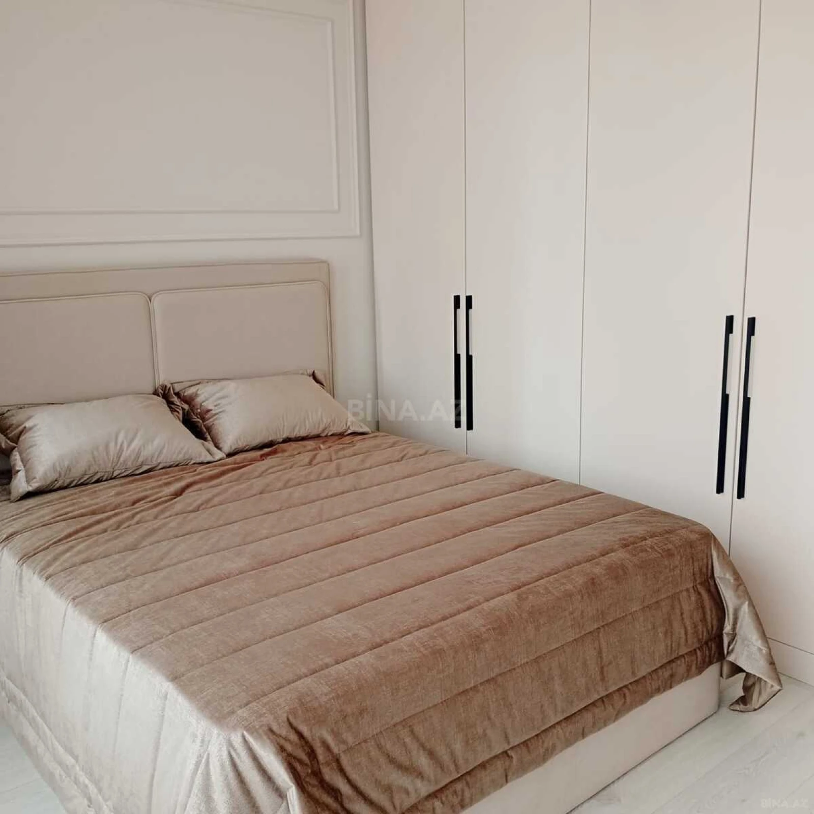 Satılır 2 otaqlı mənzil 90 m²