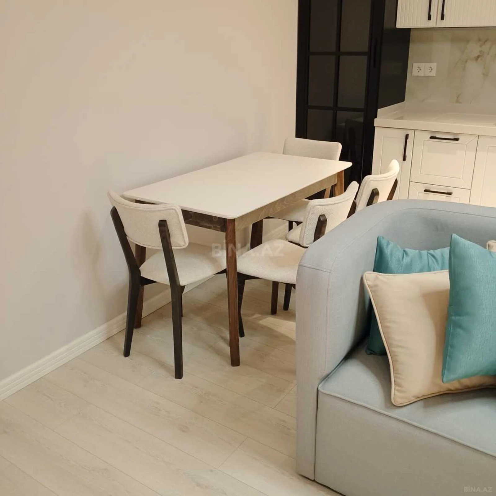Satılır 2 otaqlı mənzil 90 m²