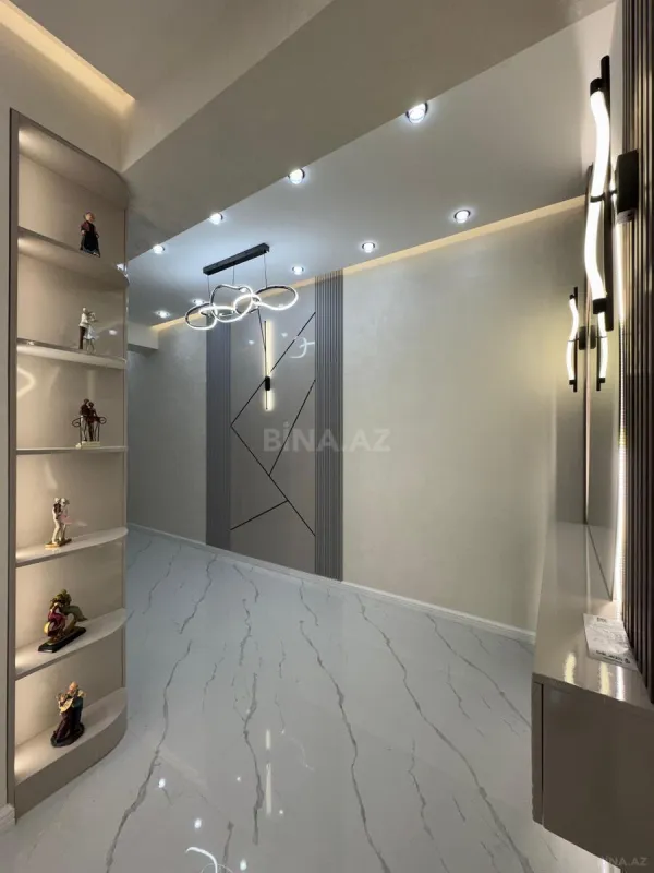 Satılır 3 otaqlı mənzil 135 m²