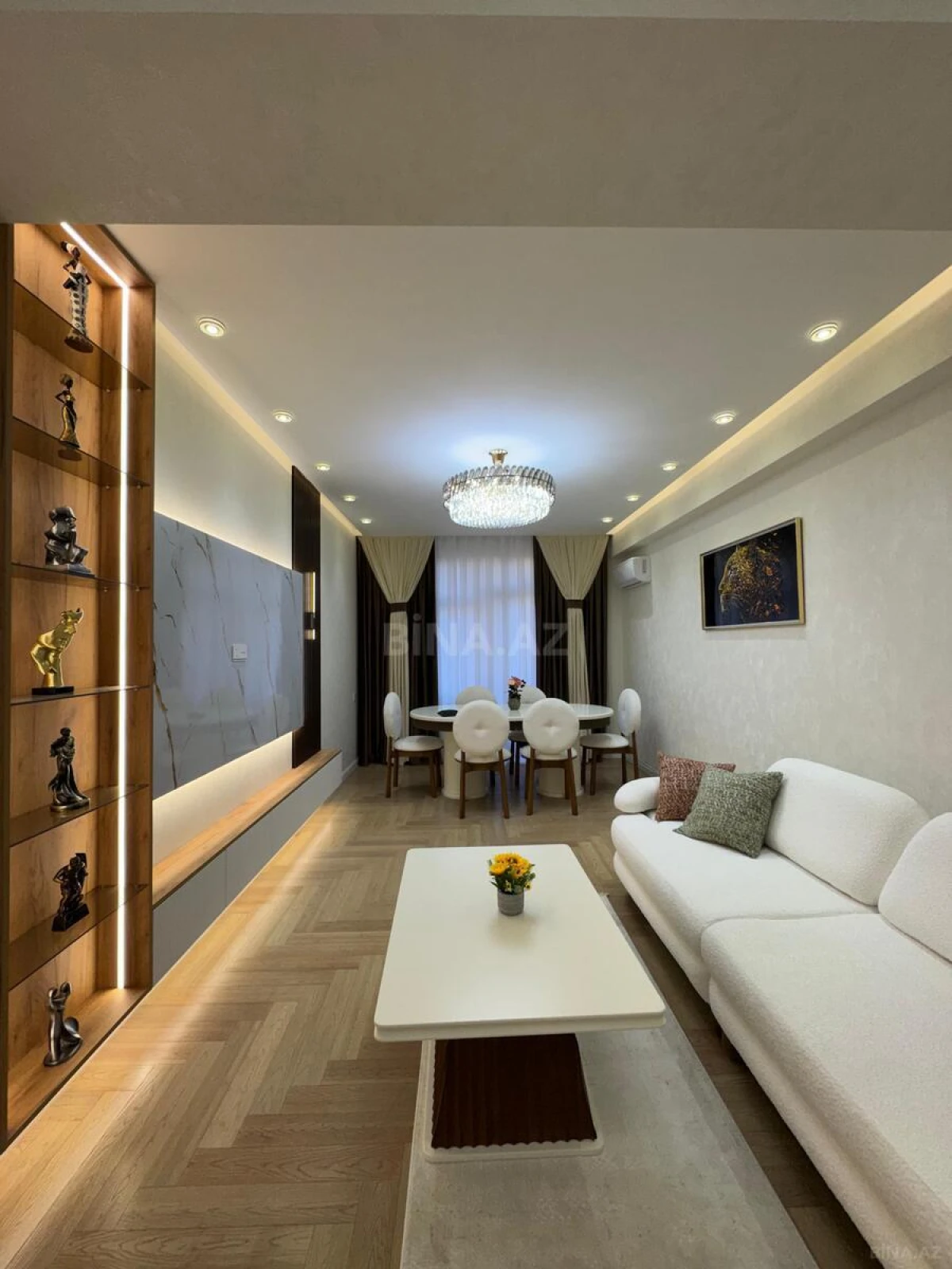 Satılır 3 otaqlı mənzil 135 m²