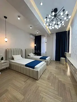 Satılır 3 otaqlı mənzil 135 m²