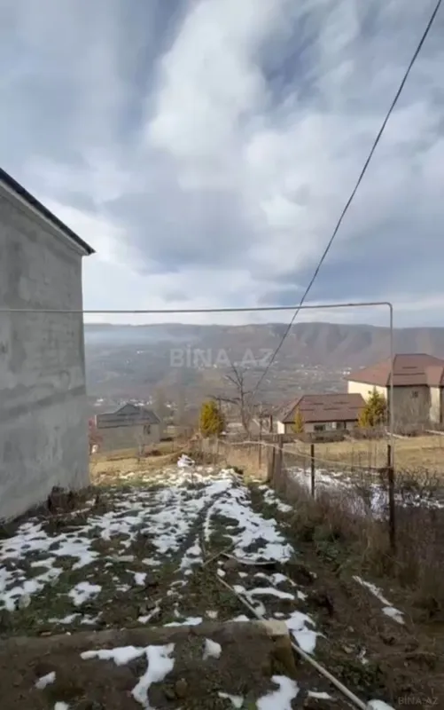 Satılır 10 otaqlı həyət evi 250 m²