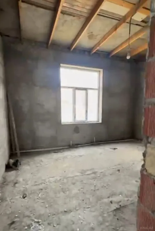 Satılır 10 otaqlı həyət evi 250 m²