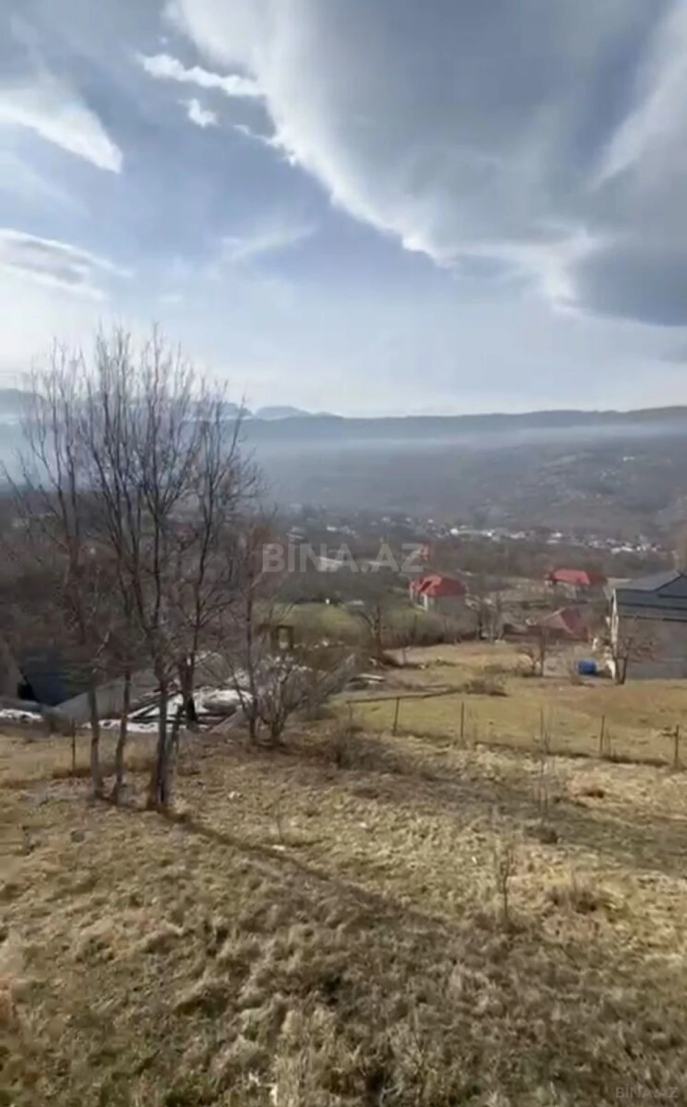 Satılır 10 otaqlı həyət evi 250 m²