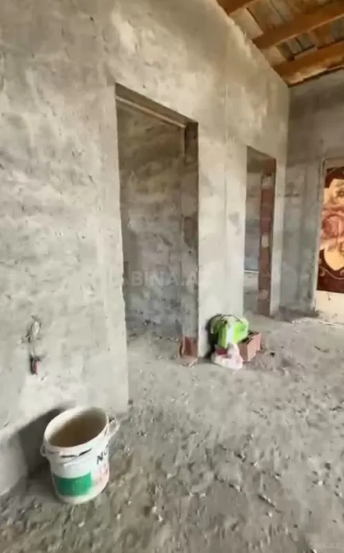 Satılır 10 otaqlı həyət evi 250 m²