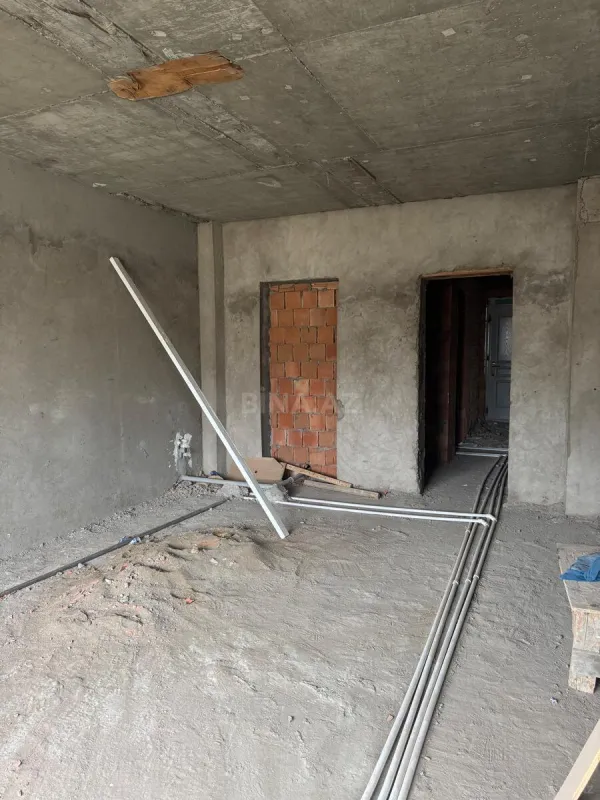 Satılır 4 otaqlı mənzil 220 m²