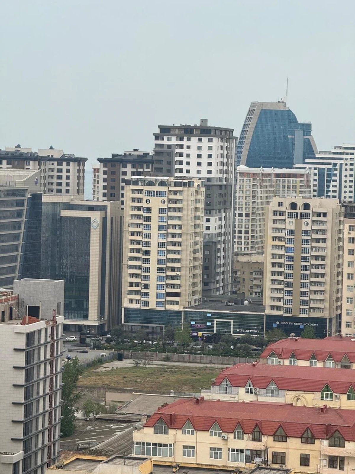 Satılır 4 otaqlı mənzil 220 m²