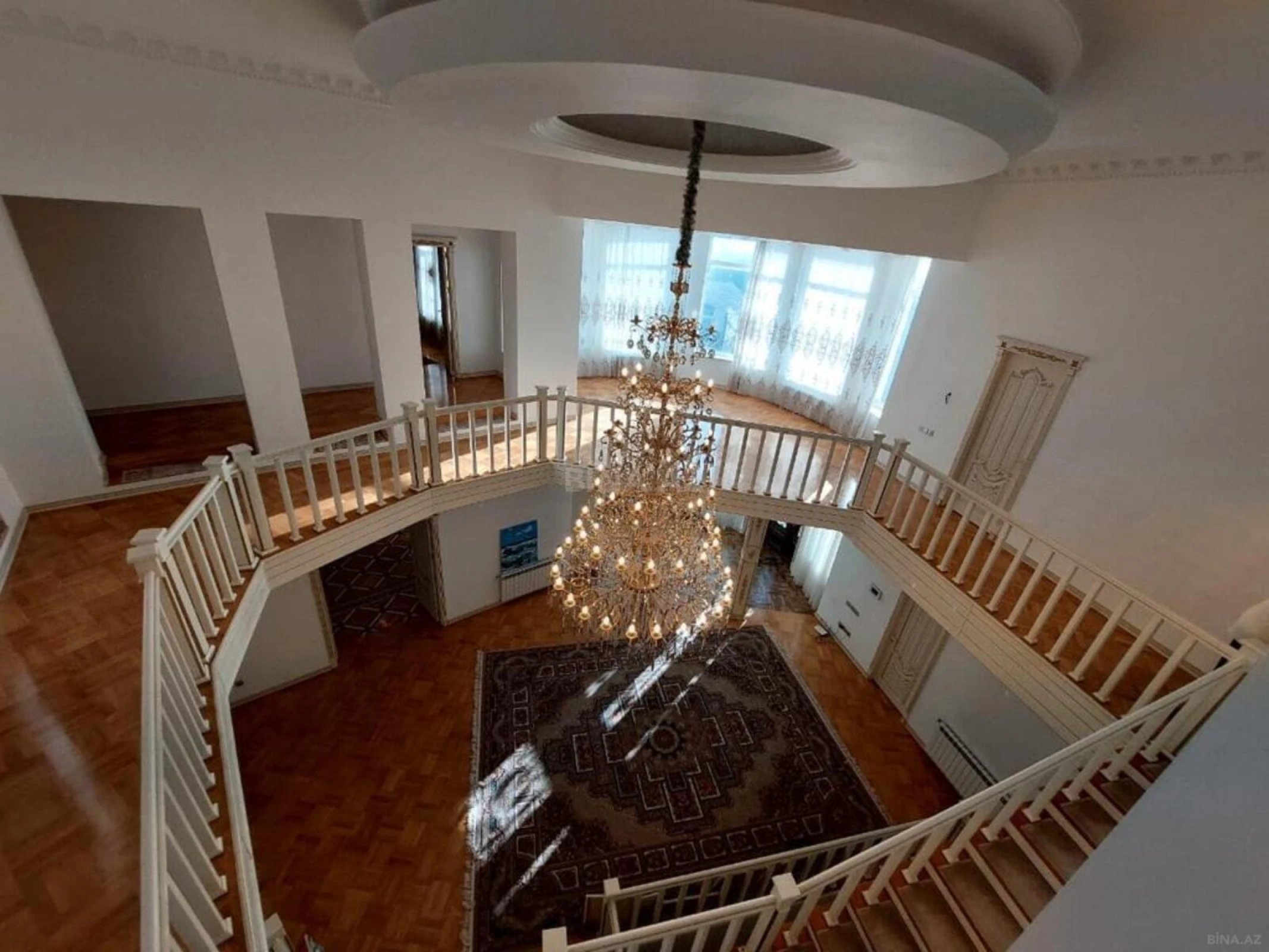 Satılır 8 otaqlı həyət evi 470 m²