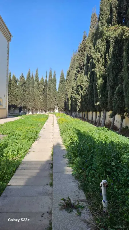 Satılır 8 otaqlı həyət evi 470 m²