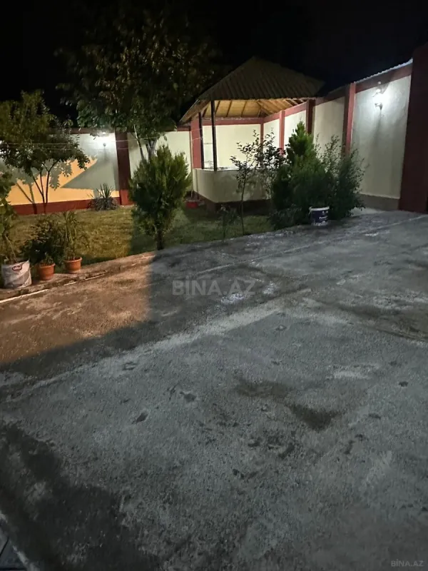 Satılır 4 otaqlı həyət evi 180 m²