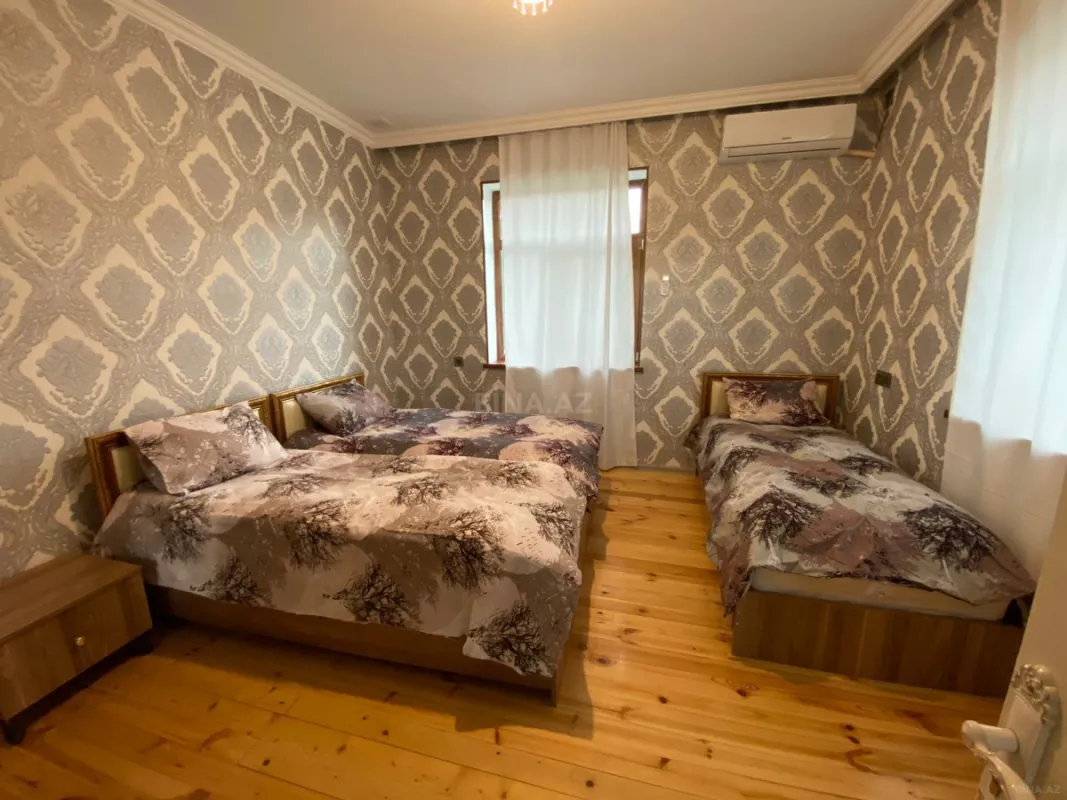 Satılır 4 otaqlı həyət evi 180 m²