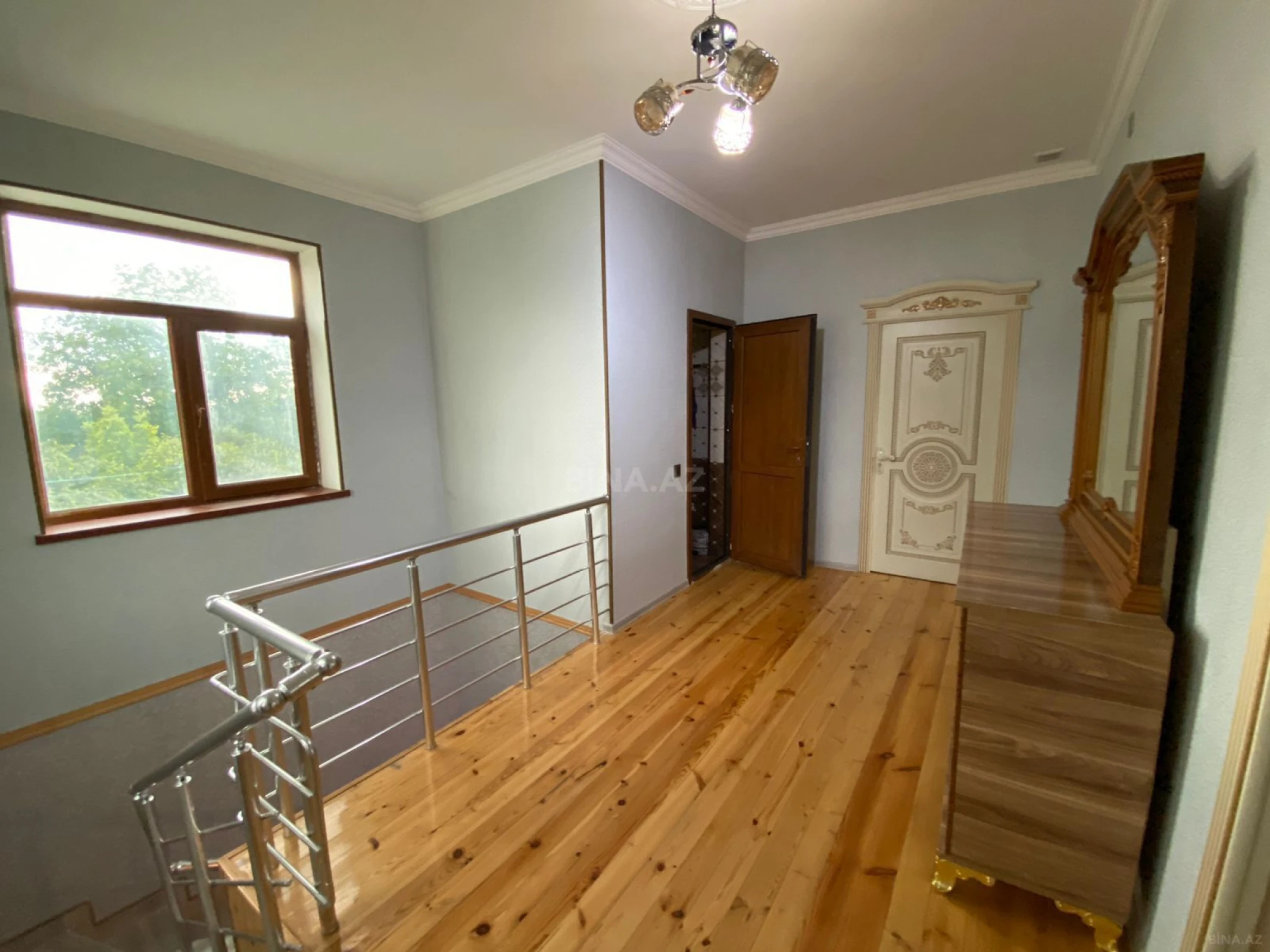 Satılır 4 otaqlı həyət evi 180 m²