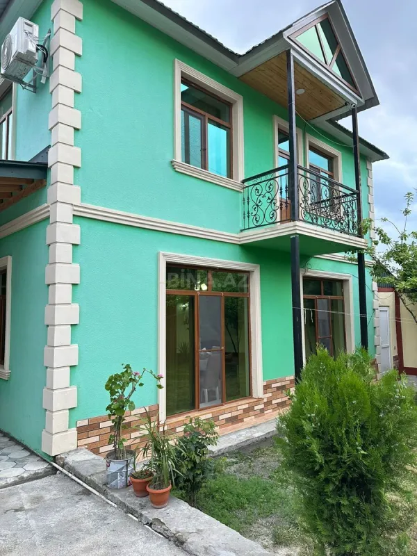 Satılır 4 otaqlı həyət evi 180 m²