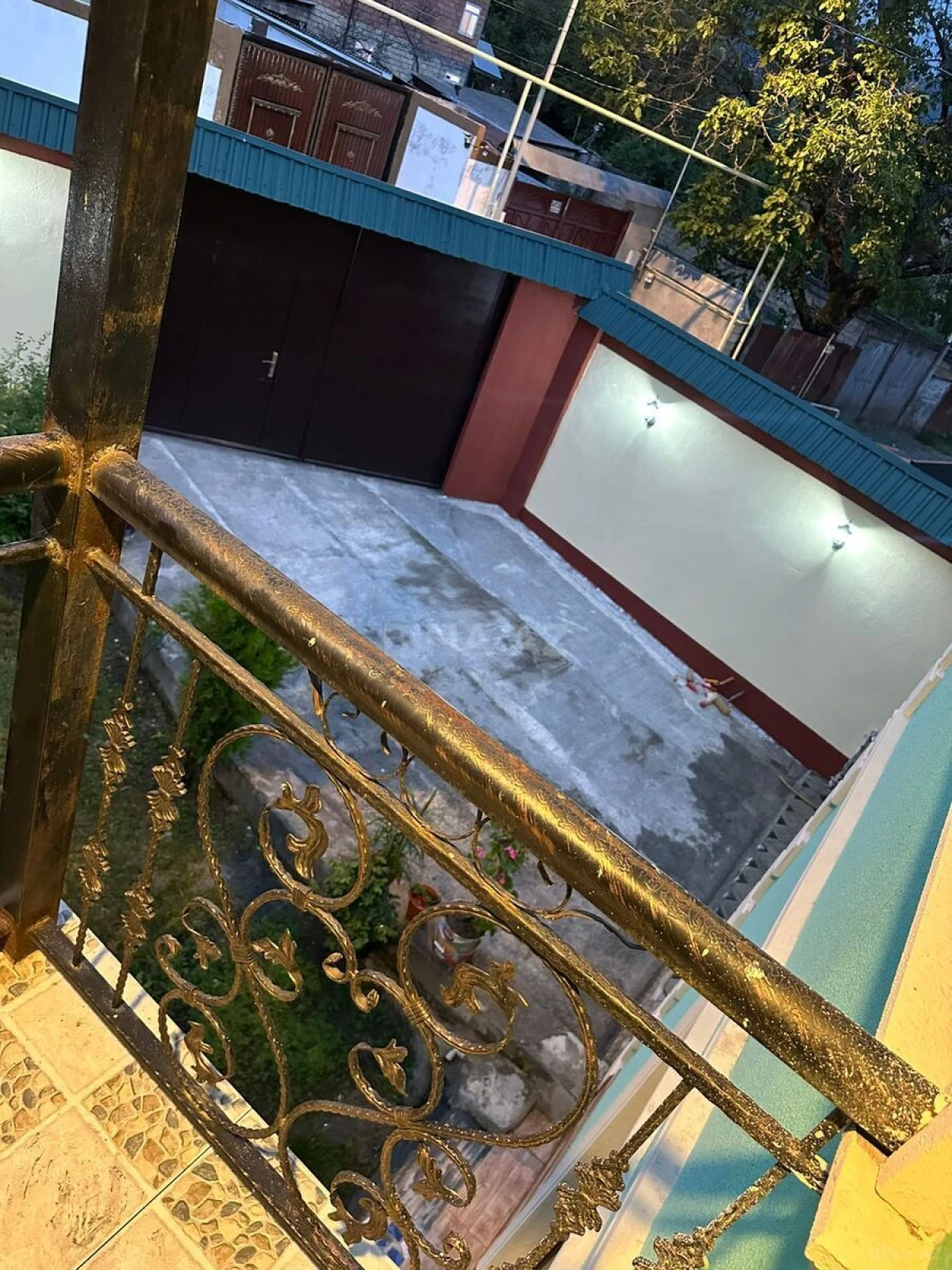 Satılır 4 otaqlı həyət evi 180 m²