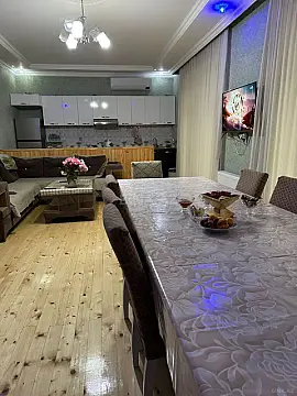 Satılır 4 otaqlı həyət evi 180 m²