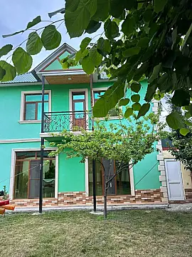 Satılır 4 otaqlı həyət evi 180 m² — Qəbələ 4 otaq 180.00 m²