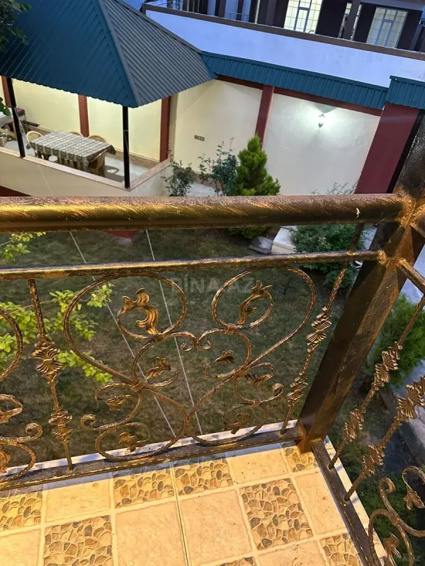 Satılır 4 otaqlı həyət evi 180 m²