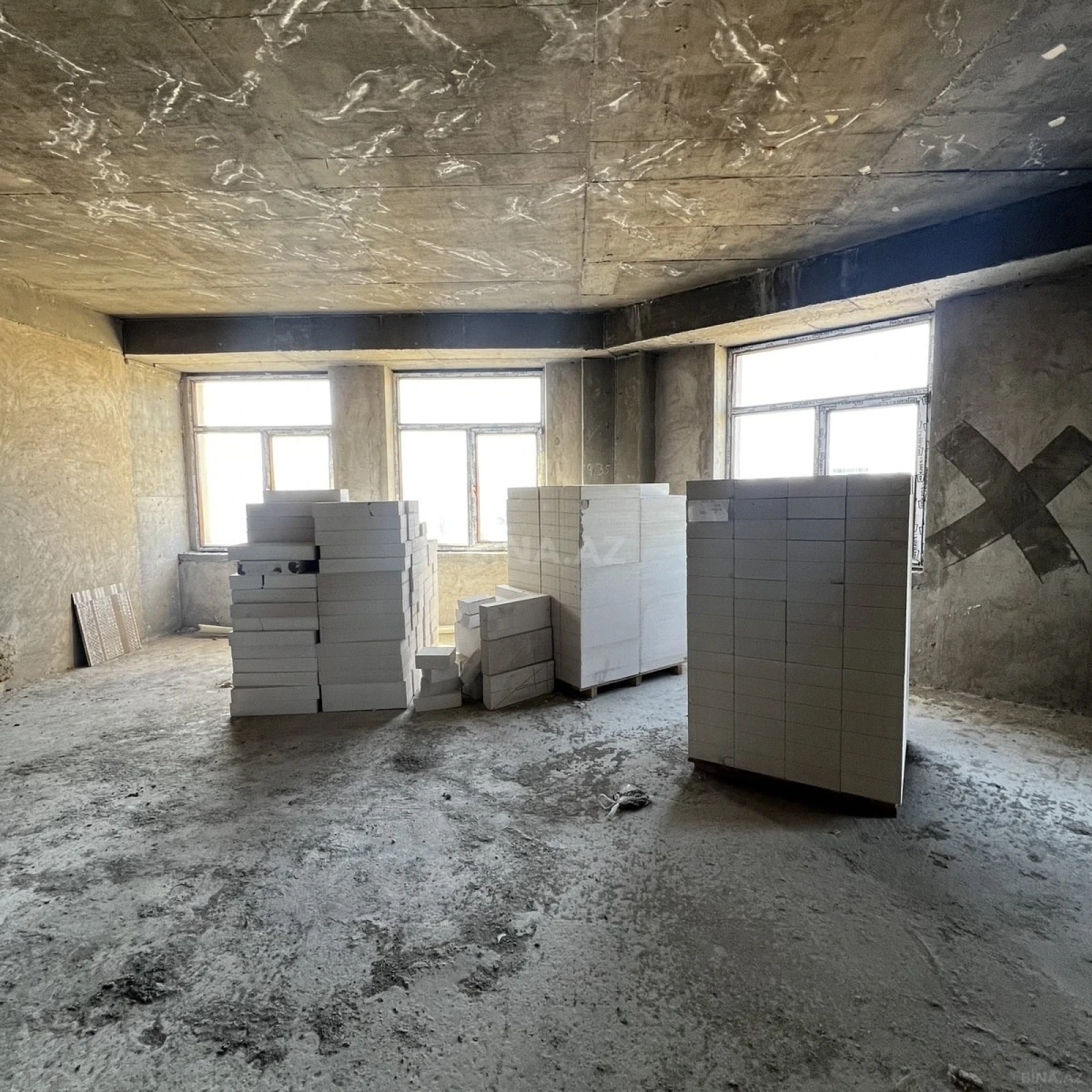 Satılır 4 otaqlı mənzil 195 m²