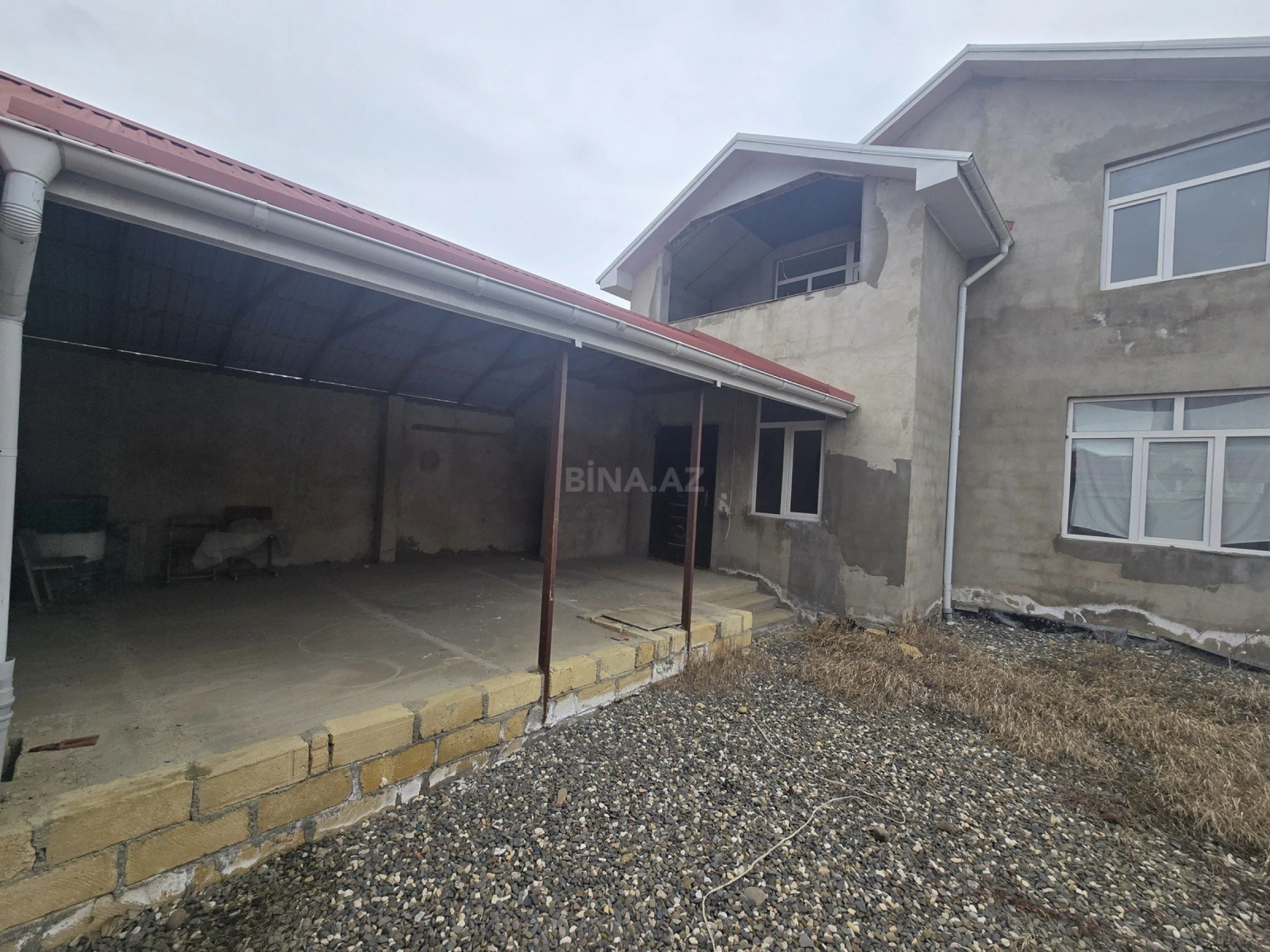 Satılır 4 otaqlı həyət evi 180 m²