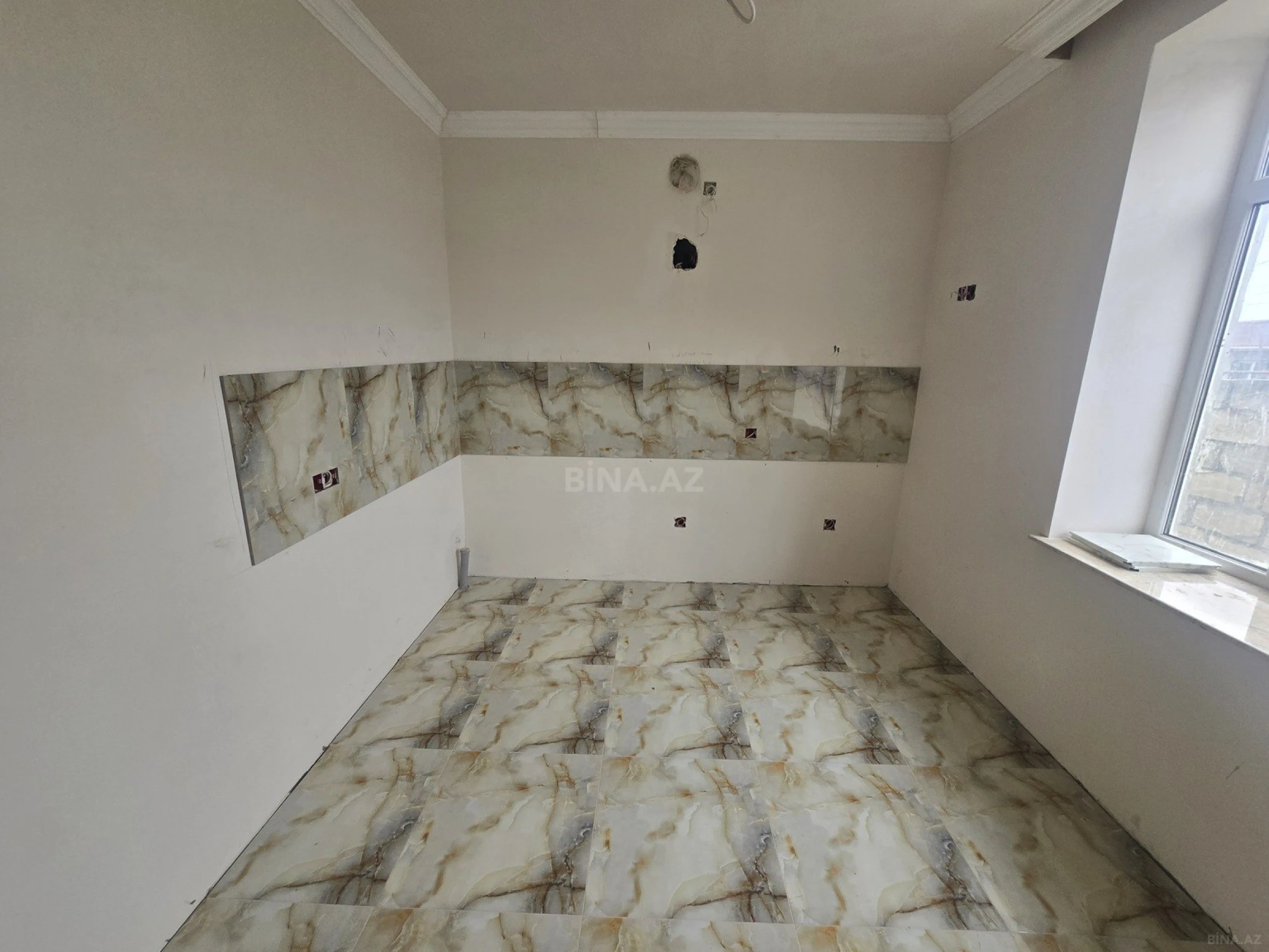Satılır 4 otaqlı həyət evi 180 m²