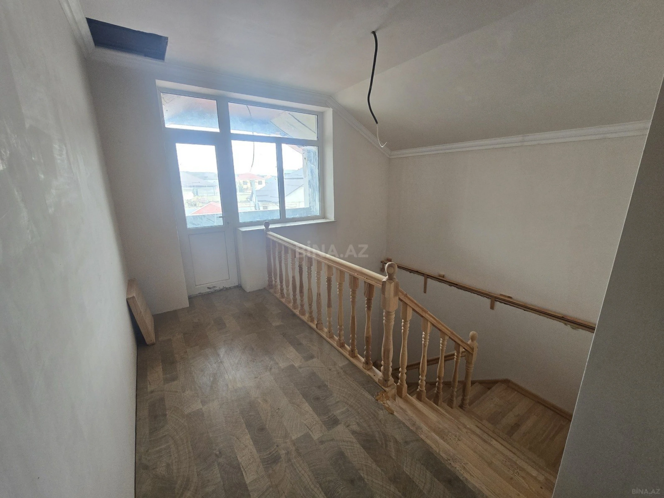 Satılır 4 otaqlı həyət evi 180 m²