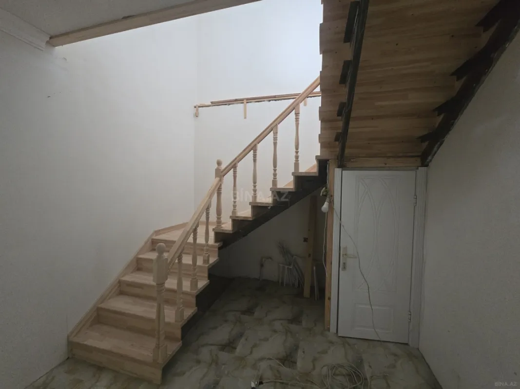 Satılır 4 otaqlı həyət evi 180 m²