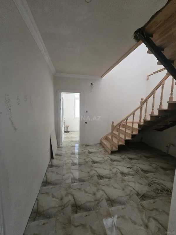 Satılır 4 otaqlı həyət evi 180 m²