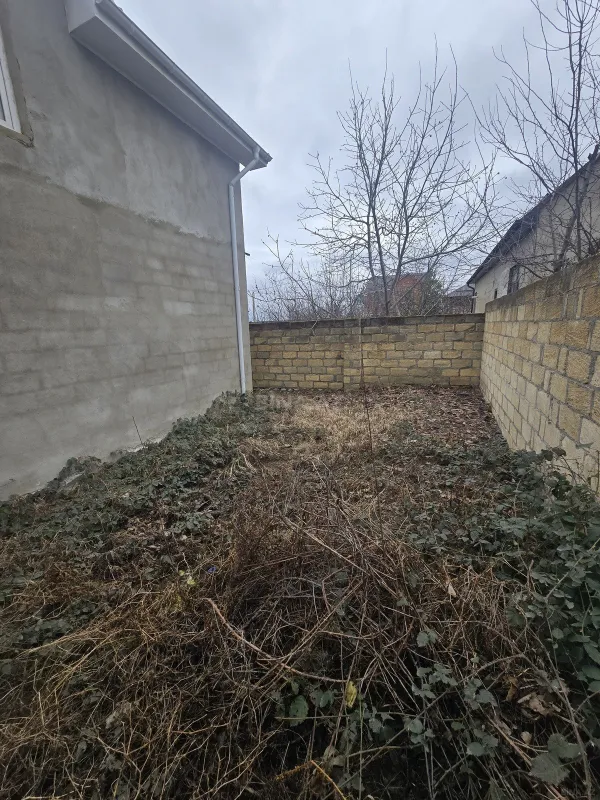 Satılır 4 otaqlı həyət evi 180 m²