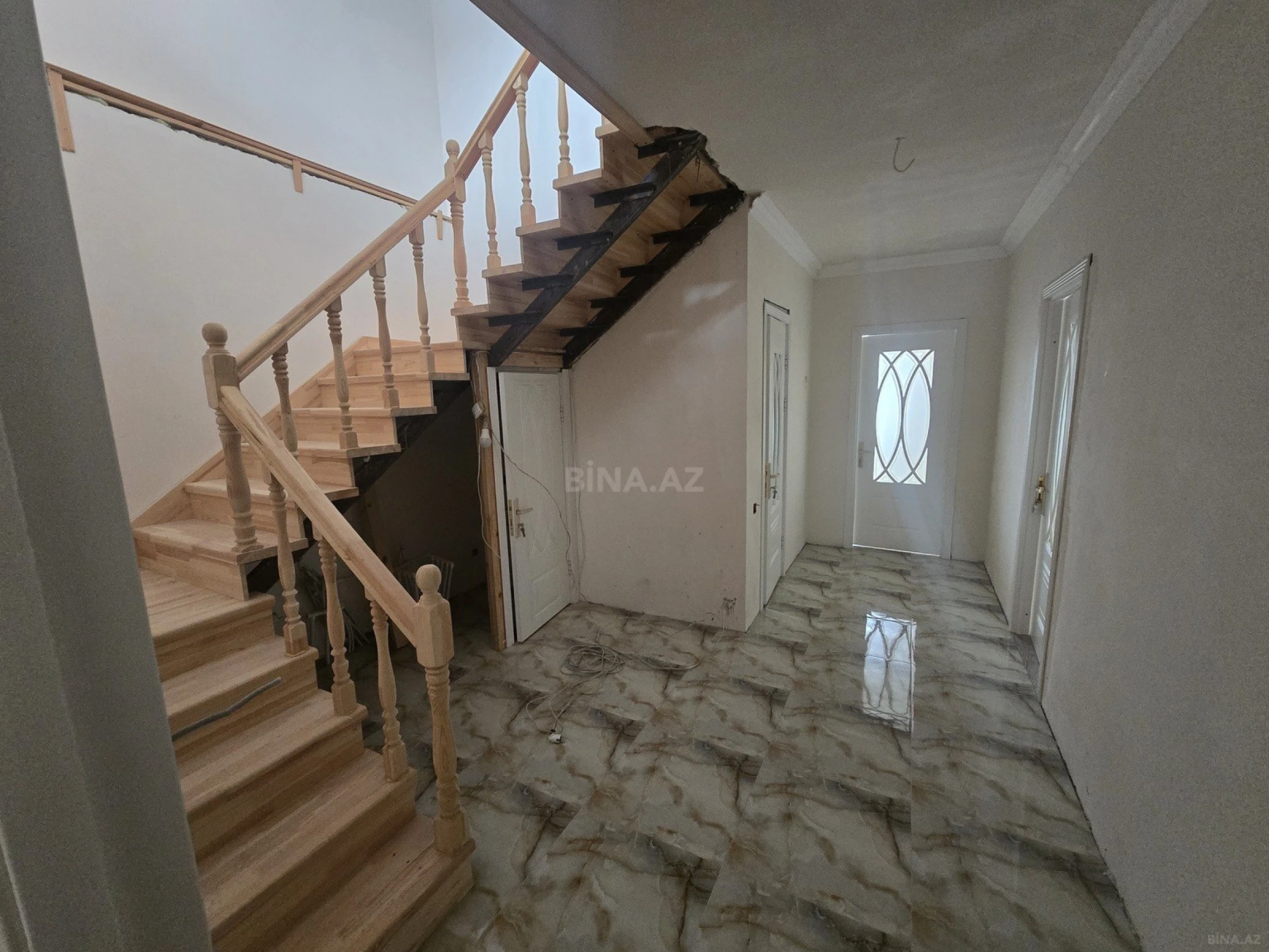 Satılır 4 otaqlı həyət evi 180 m²