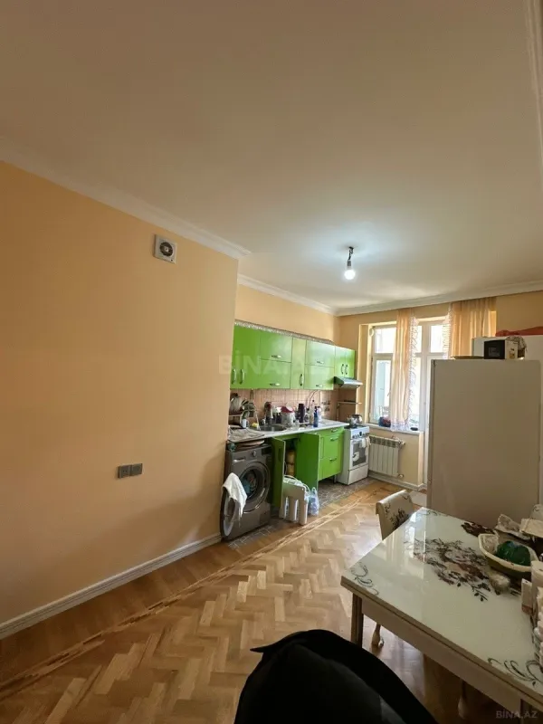 Satılır 2 otaqlı mənzil 94 m²
