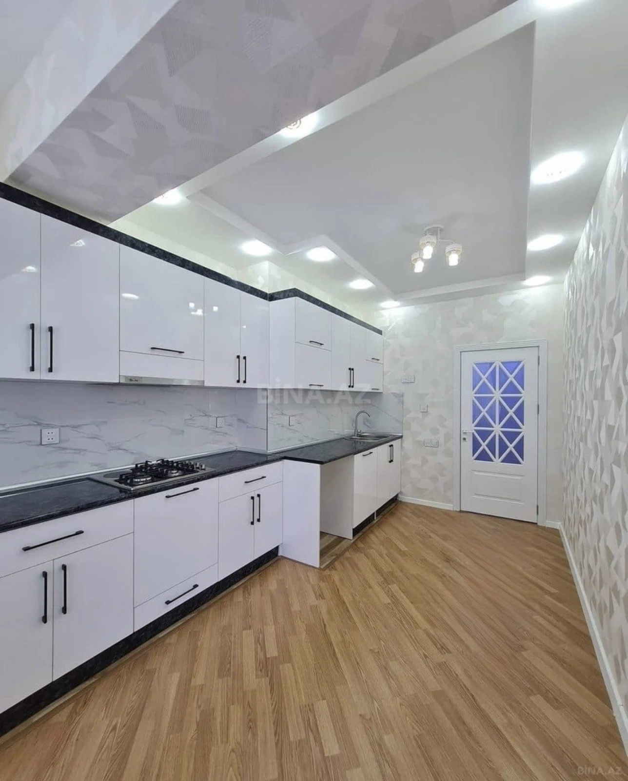 Satılır 2 otaqlı mənzil 67 m²