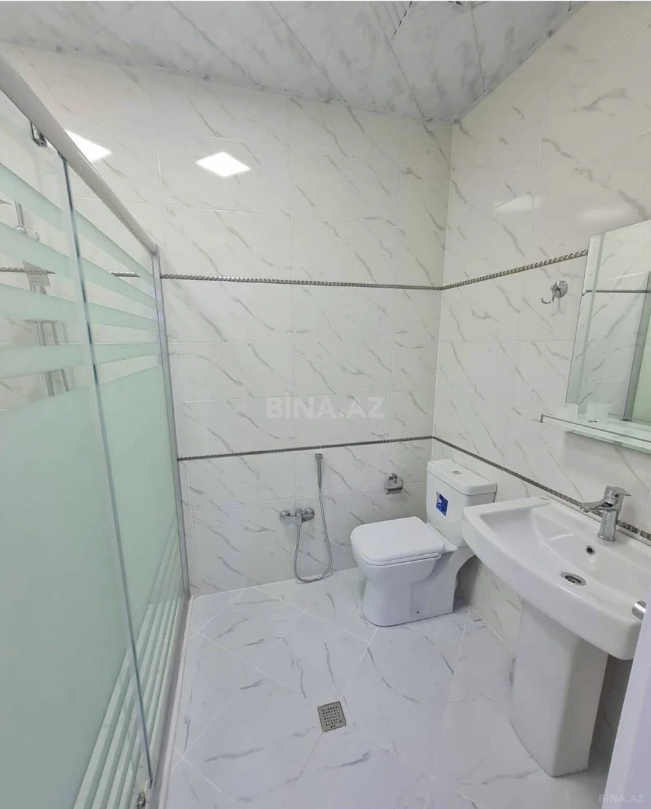 Satılır 2 otaqlı mənzil 67 m²