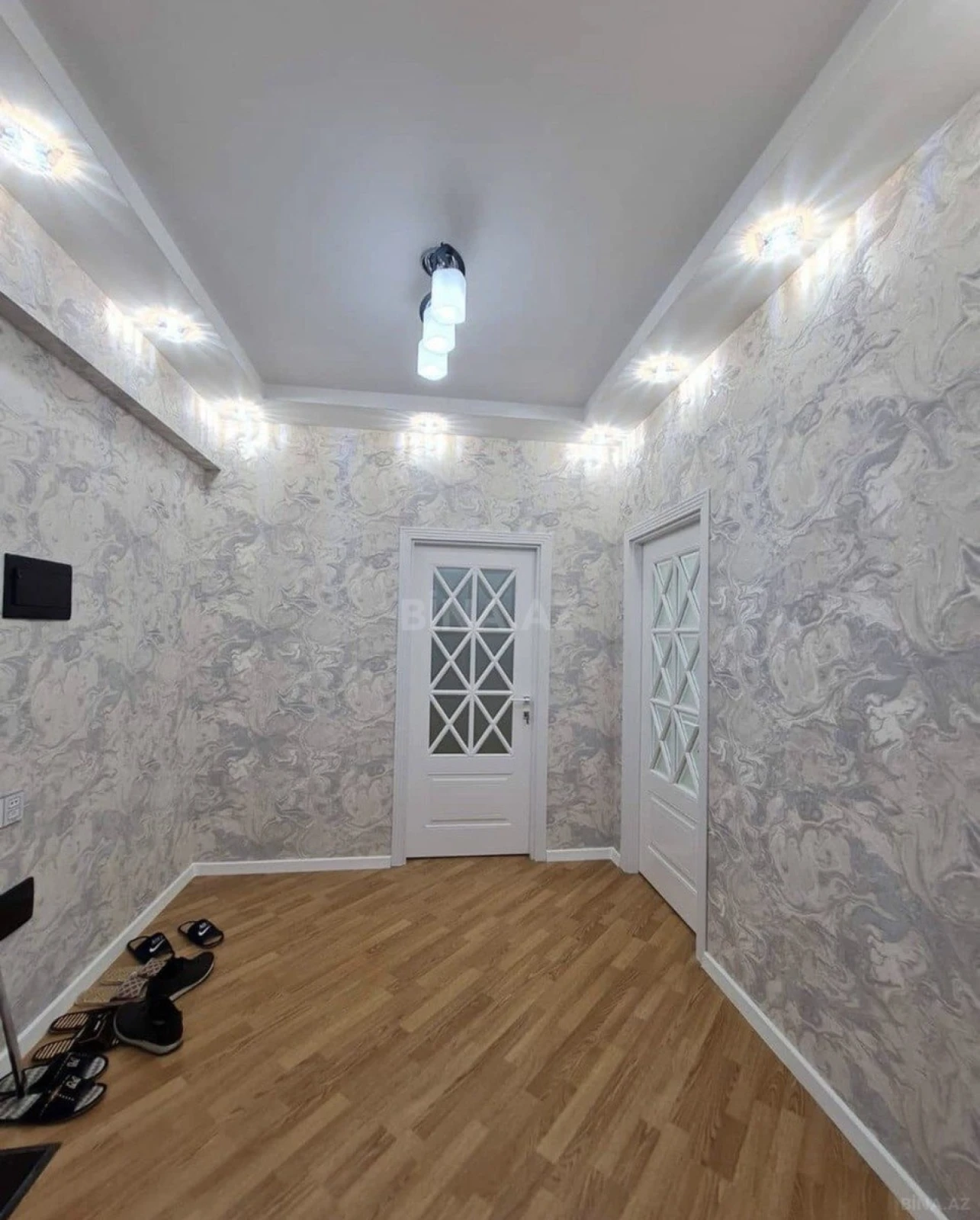 Satılır 2 otaqlı mənzil 67 m²