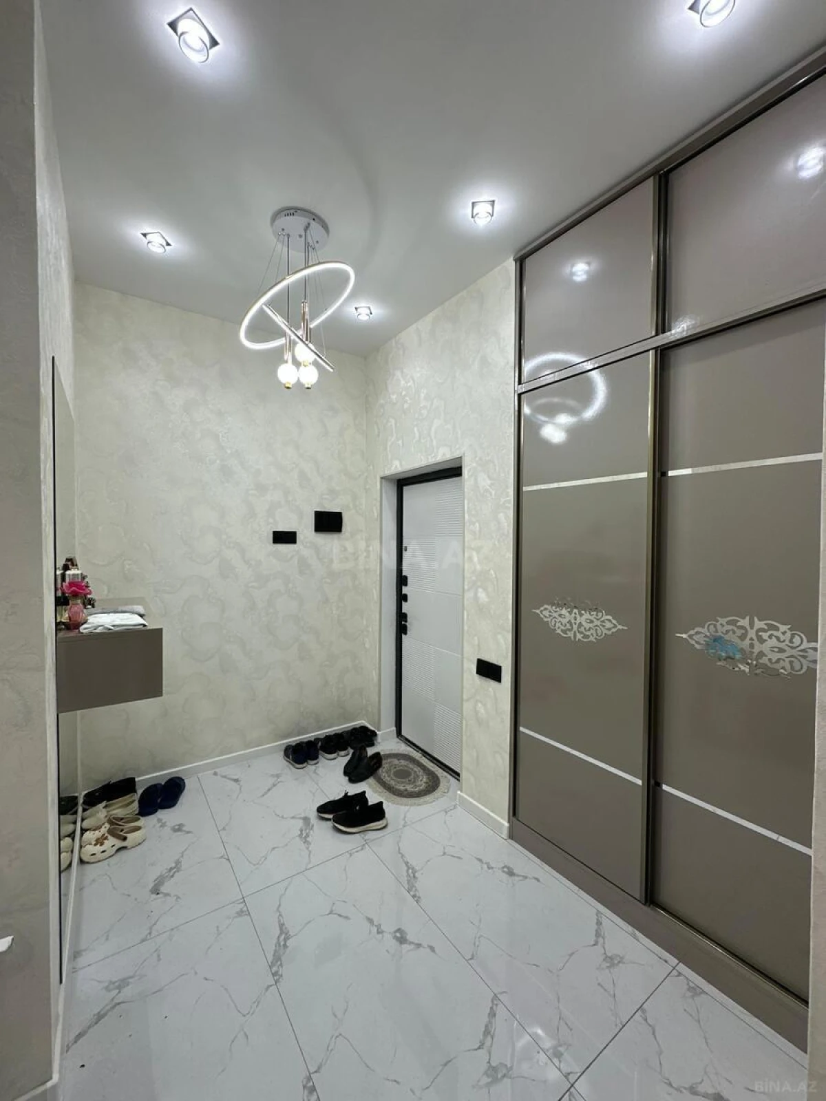 Satılır 2 otaqlı mənzil 59 m²