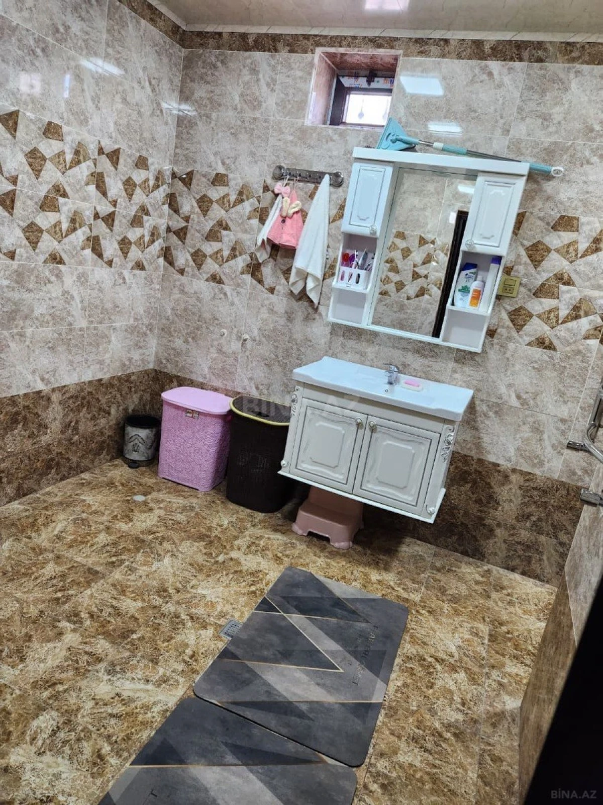 Satılır 5 otaqlı həyət evi 143 m²