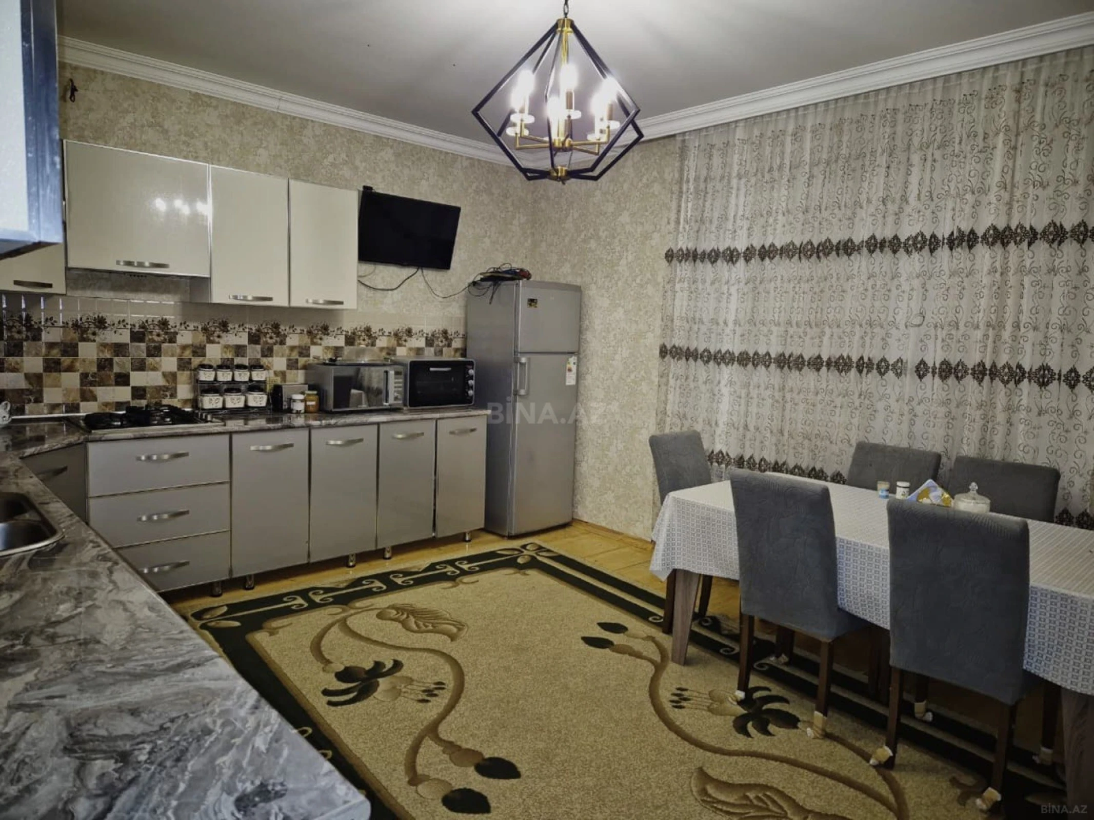 Satılır 5 otaqlı həyət evi 143 m²